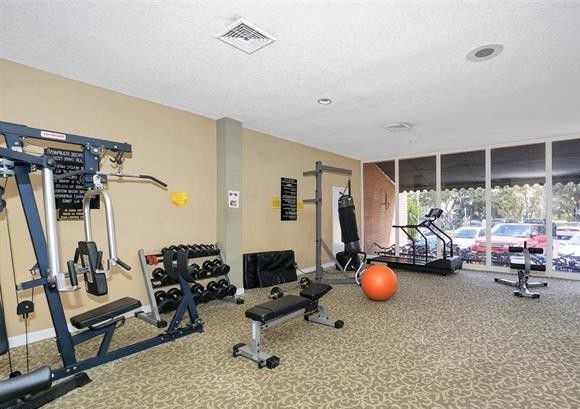 Building Photo - 100 Golden Isles Dr