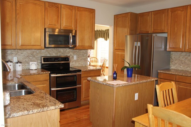 Foto del edificio - 6310 W Sumac Ave