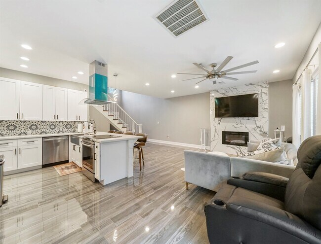 Building Photo - 15137 Kimberley Ct