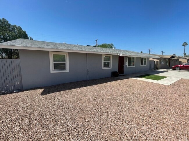 Building Photo - Fully Remodeled Tempe