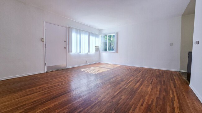 Foto del interior - 652 Veteran Ave