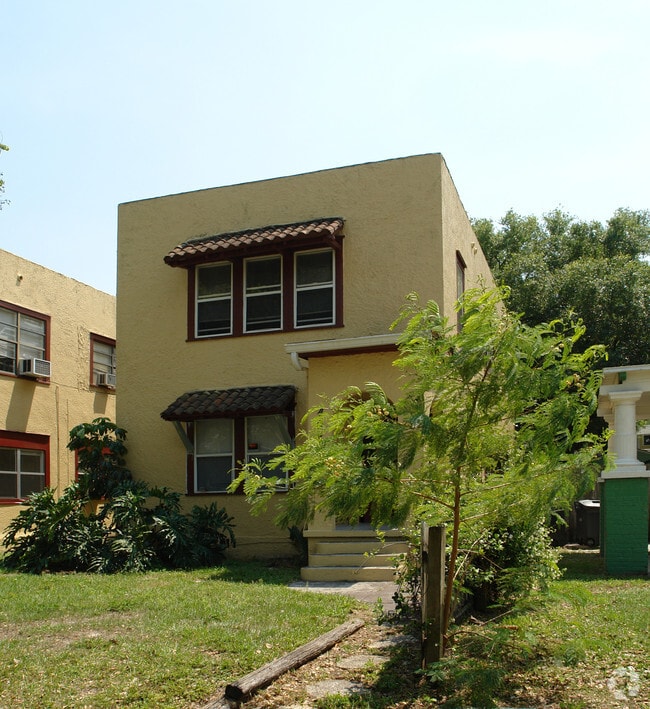 Building Photo - Mulholland Flats