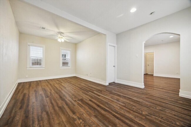 Foto del edificio - 838 W 26th St