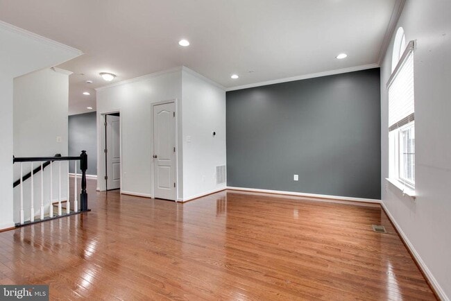 Foto del edificio - 7926 Silver Oak Rd