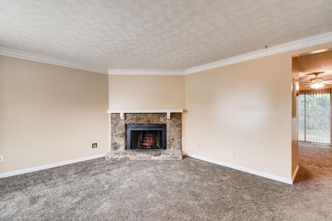 Building Photo - Minutes from downtown Smyrna, easy access to highways and shopping. - Great Floorpan