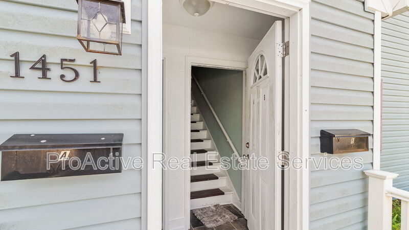 Primary Photo - 1451 W Ocean View Ave