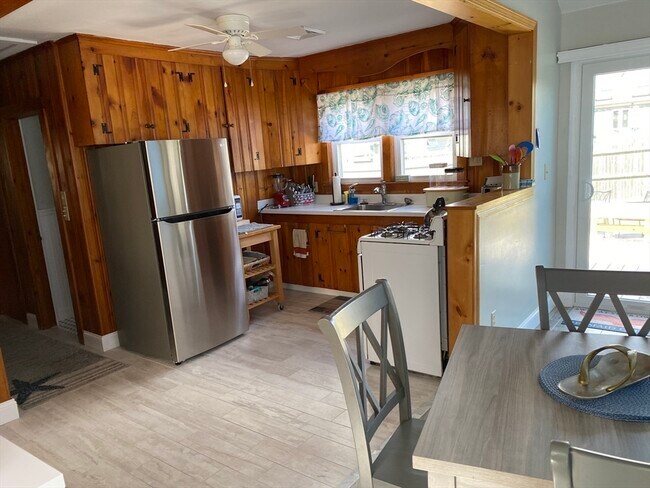 Building Photo - 28 Constitution Rd