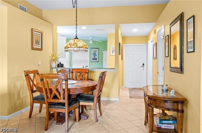 Building Photo - 12141 Summergate Cir