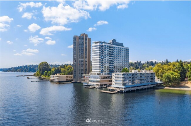 Building Photo - 1810 43rd Ave E