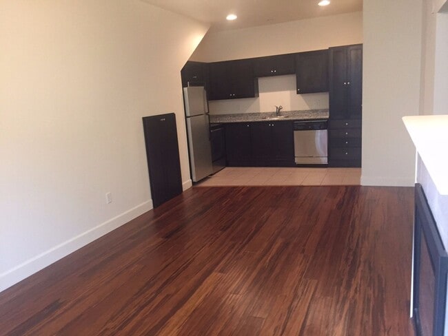 Interior Photo - Little King