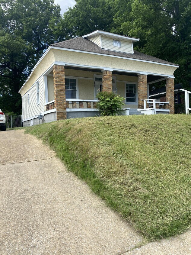 Primary Photo - 926 Stafford Ave