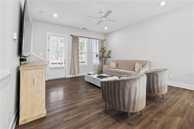 Foto del edificio - 1336 Breezy St SE