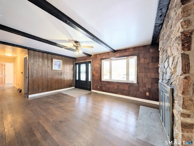 Foto del edificio - 139 Little Deer Rd