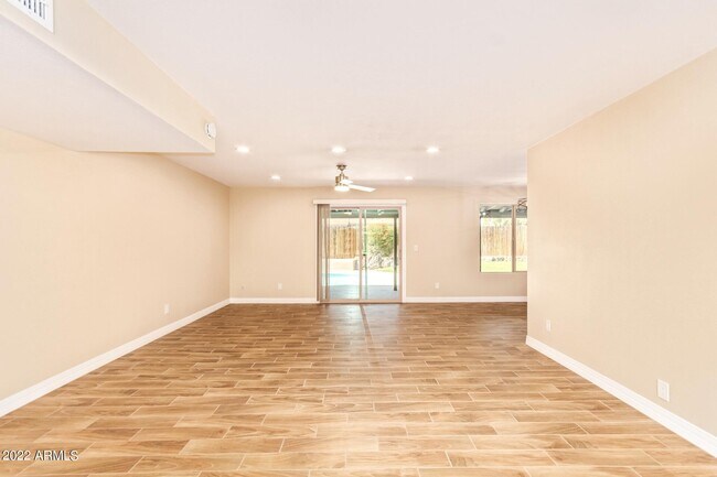 Foto del edificio - 5320 E Hearn Rd