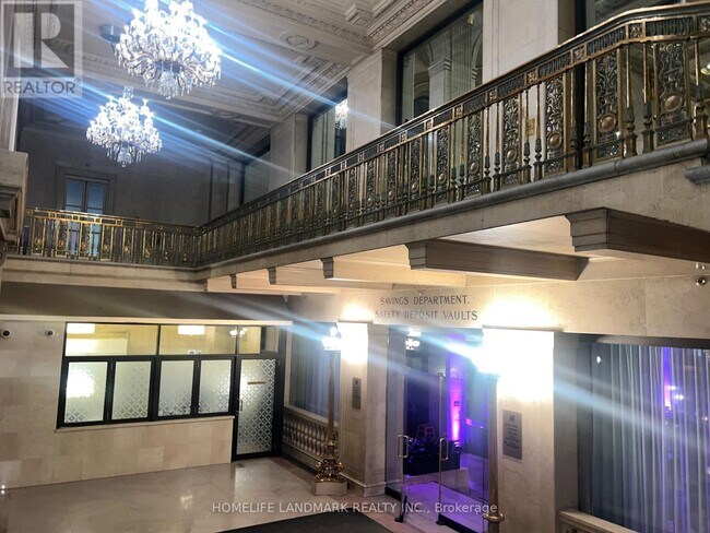 Photo du bâtiment - 1 King St W