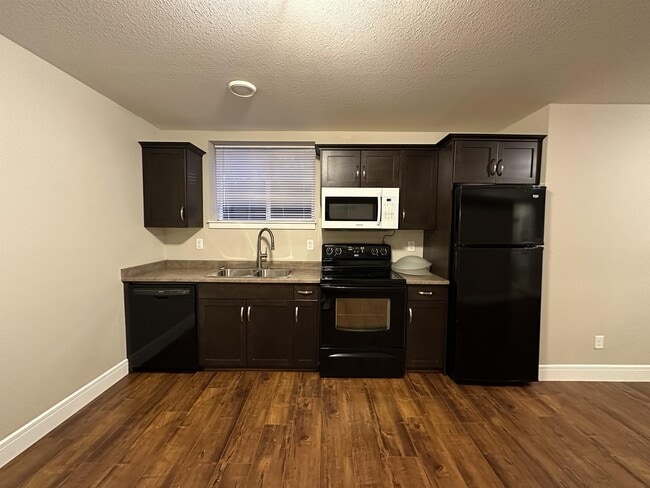 Building Photo - 51106 Sophie Cres