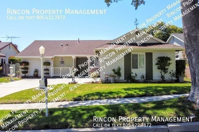 Building Photo - Available October 3rd *3 Bedrooms/2 Baths*...