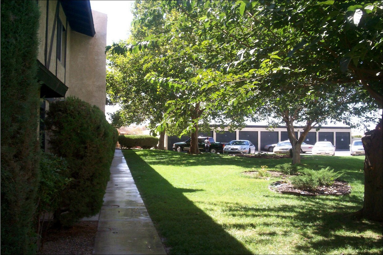 Building Photo - 16221 Vasquez Ave