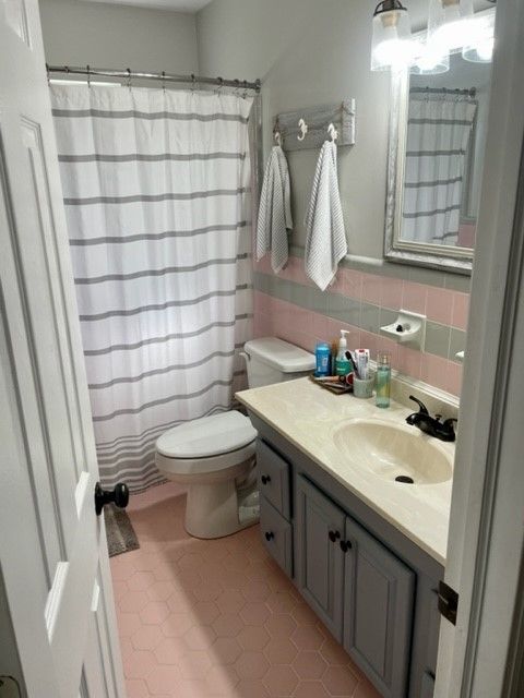 Foto del edificio - 208 Poinsettia Dr