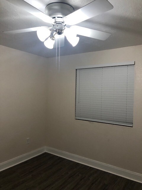 HABITACIÓN - 6270 SW 39th St