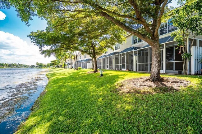 Building Photo - 1341 Sorrento Dr