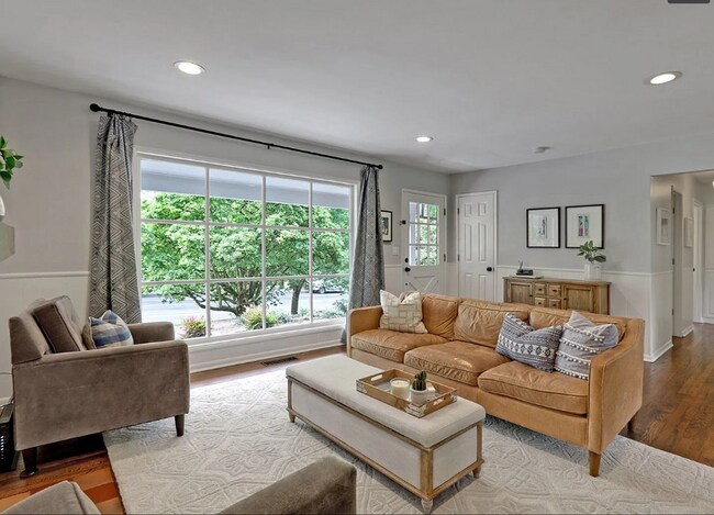 Building Photo - Tastefully updated one level home in the V...