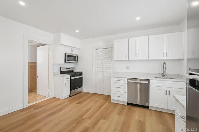 Building Photo - 332 Locust Ave