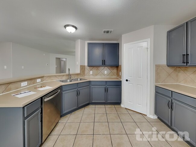 Building Photo - 5002 Braden Gate