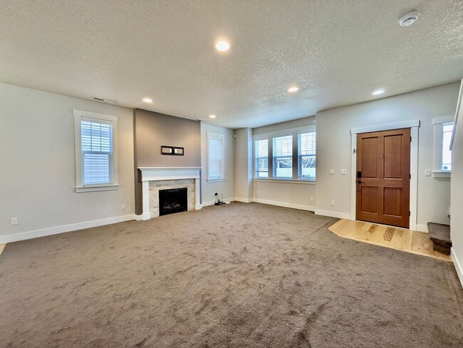 Building Photo - Beautiful 3 Bedroom Home Located in The Meadows at Baseline Woods Neighborhood Close to Nike and ...