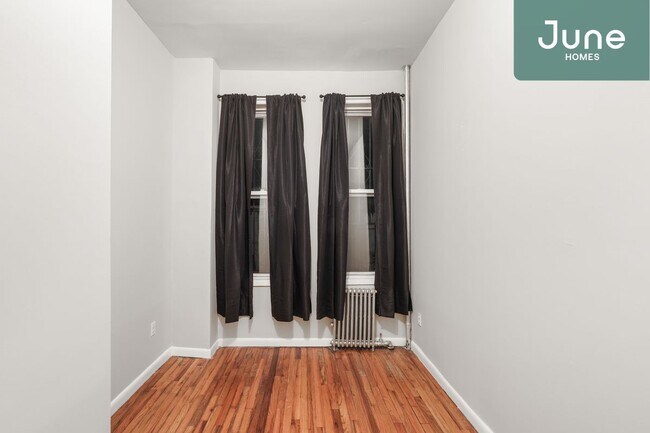 Building Photo - ROOM ONLY in 4-bed/2.0-bath Home