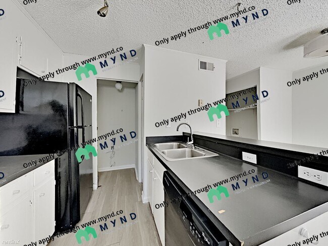 Building Photo - 2 br, 1.5 bath House - 4 Hayti Ln