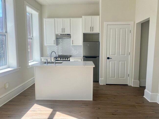 Unidad 201 - 317 Main St