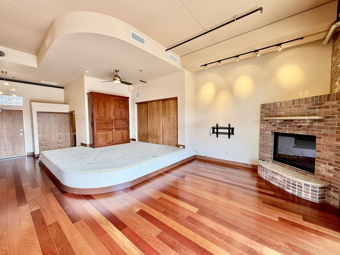 Luxury Studio in the Heart of Downtown Col... - Luxury Studio in the Heart of Downtown Col...