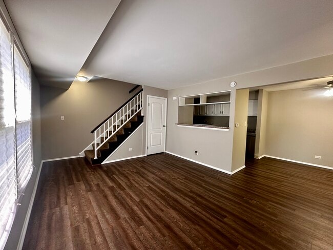 Building Photo - 1401 N Glen Cir