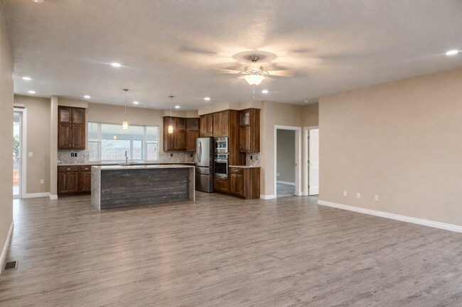 Foto del edificio - Fully Remodeled Home in West Kennewick – Pets Welcome