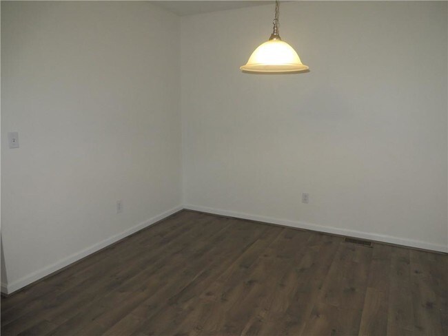 Building Photo - 33 Cypress St