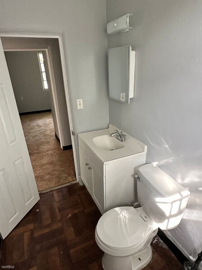 Building Photo - 3 br, 1 bath House - 7 Burgess Court