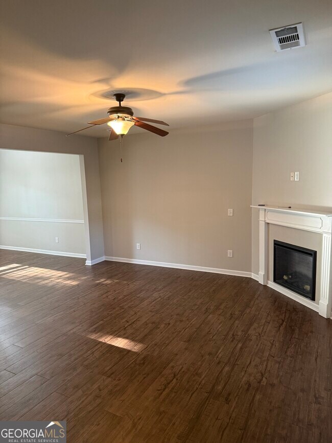 Foto del edificio - 241 Coral Cir