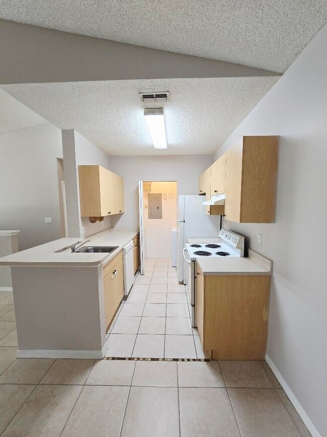 Building Photo - 10294 Fox Trail Rd S