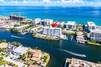 Building Photo - 1160 Hillsboro Mile