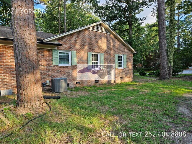 Photo - 221 York Rd- House
