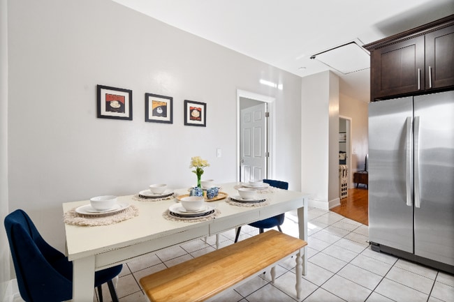 Building Photo - 2345 W 21st St