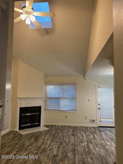 Foto del edificio - 3037 Squire Blvd