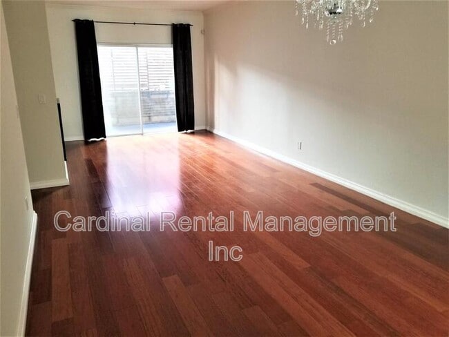 Foto del edificio - 156 S Oak Knoll Ave