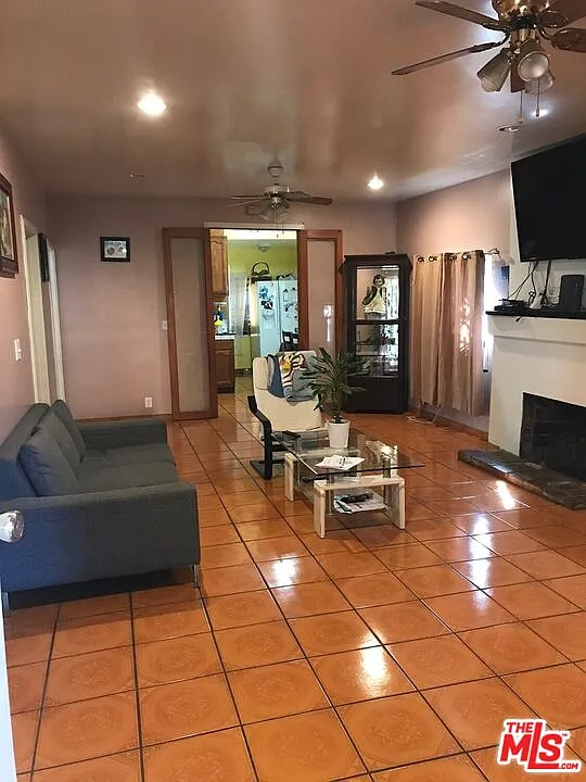 Foto del edificio - 112 S Eucalyptus Ave