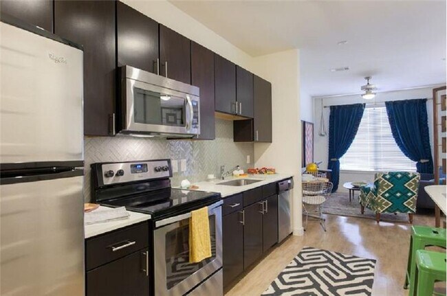 Foto del edificio - 2901 Manor Rd