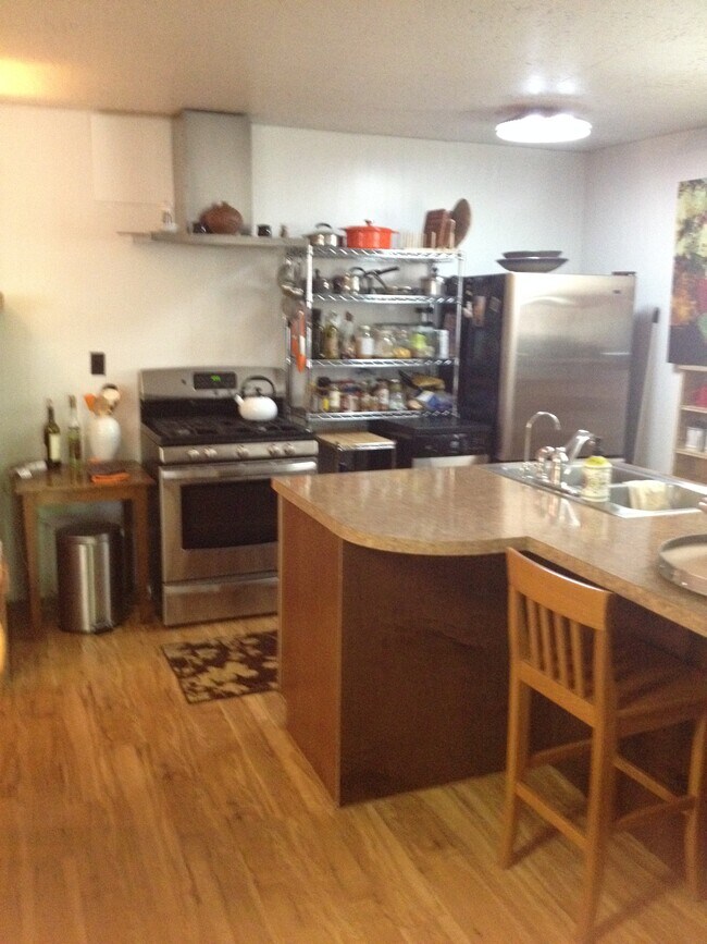 Foto del edificio - 856 Carter E St