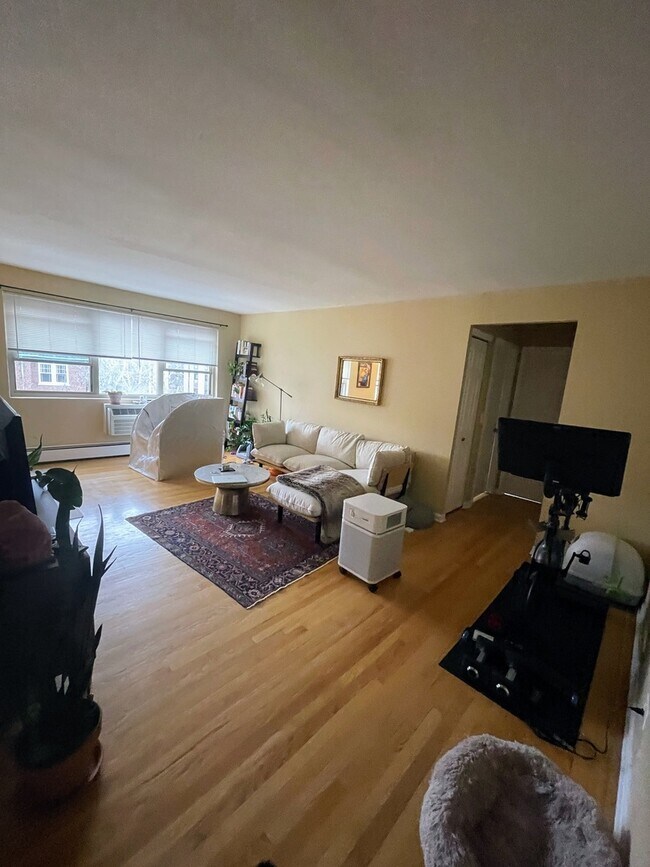Foto del edificio - 452 W Oakdale Ave
