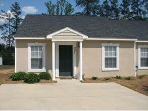 Building Photo - 306 Evans Lake Way
