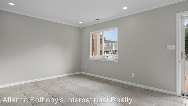 Foto del edificio - 3 br, 1.5 bath House - 839 Devonshire Ct